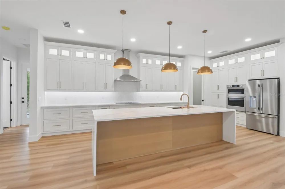 96 SHORE DRIVE Tarpon Springs, FL 34689