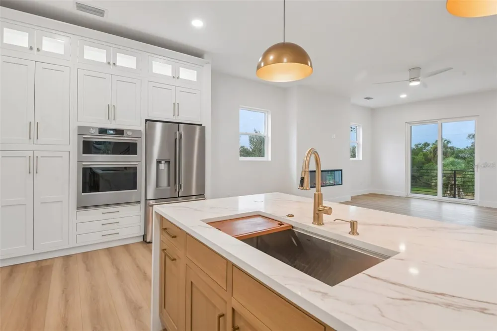 96 SHORE DRIVE Tarpon Springs, FL 34689
