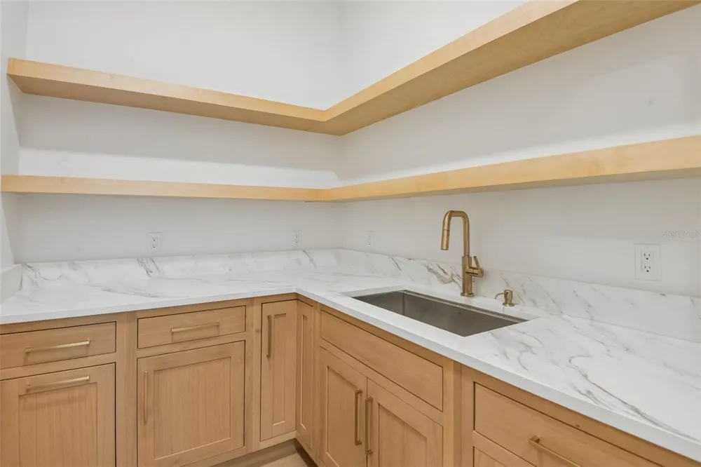 96 SHORE DRIVE Tarpon Springs, FL 34689