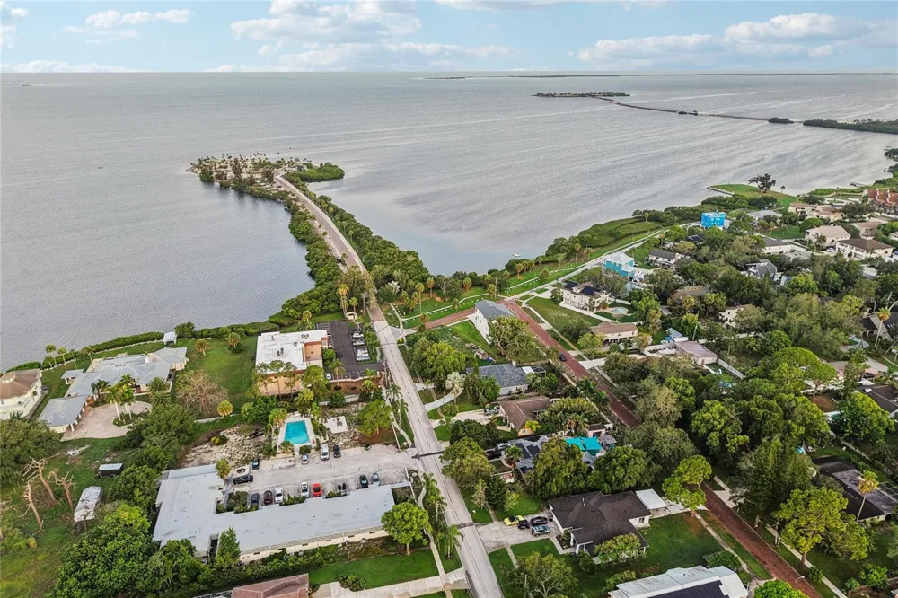 96 SHORE DRIVE Tarpon Springs, FL 34689