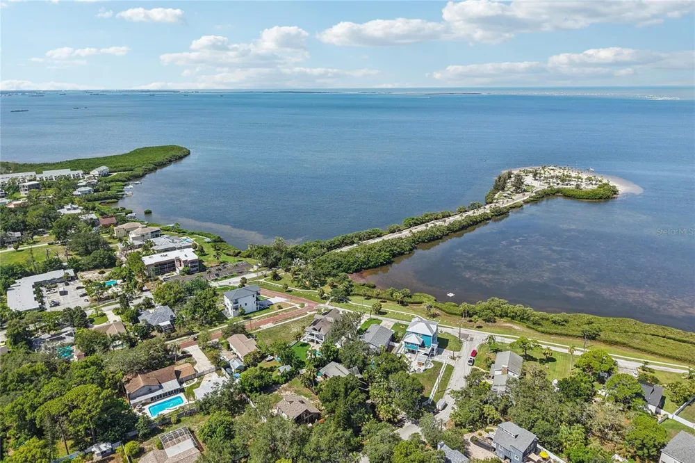 96 SHORE DRIVE Tarpon Springs, FL 34689