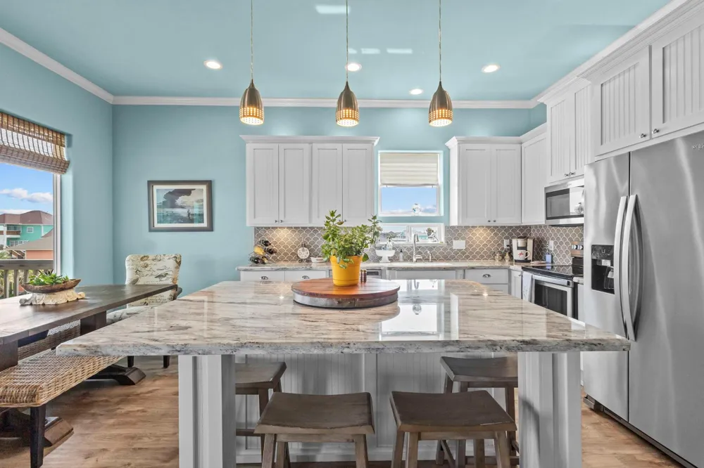 2929 Lakeside Crystal Beach, TX 77650