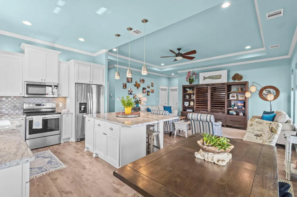 2929 Lakeside Crystal Beach, TX 77650
