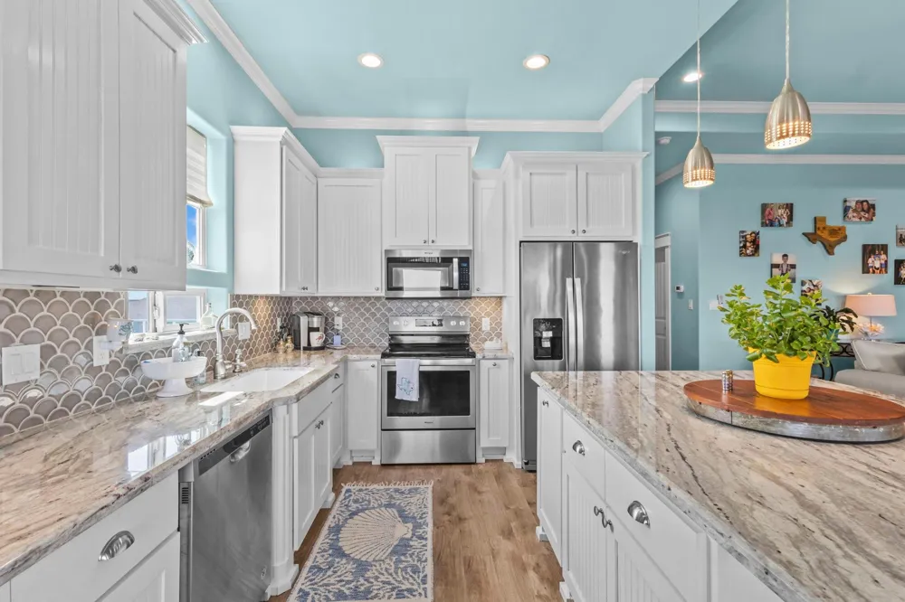 2929 Lakeside Crystal Beach, TX 77650