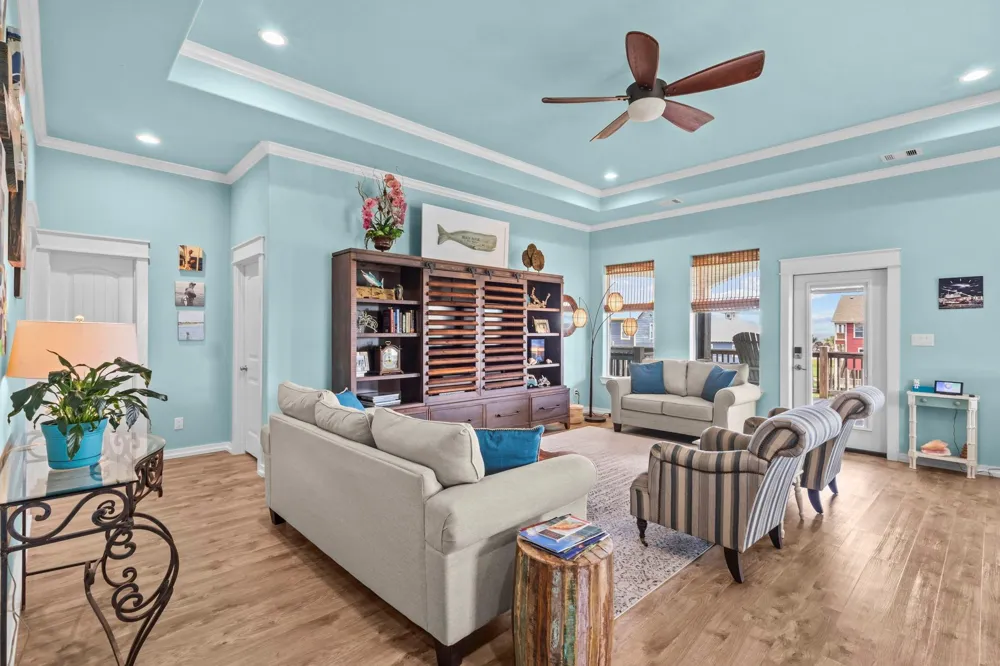 2929 Lakeside Crystal Beach, TX 77650