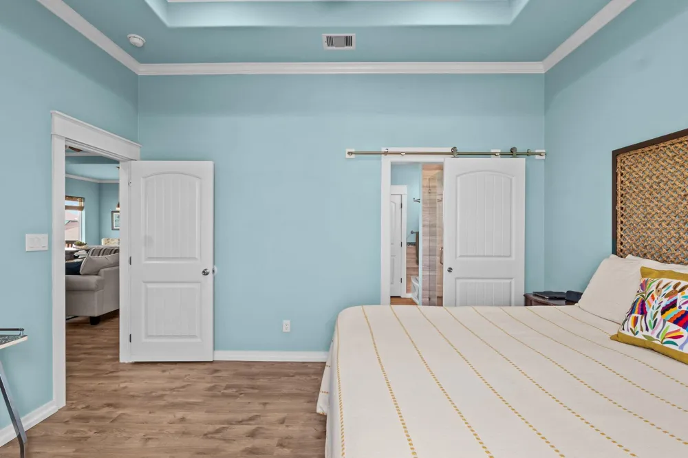 2929 Lakeside Crystal Beach, TX 77650