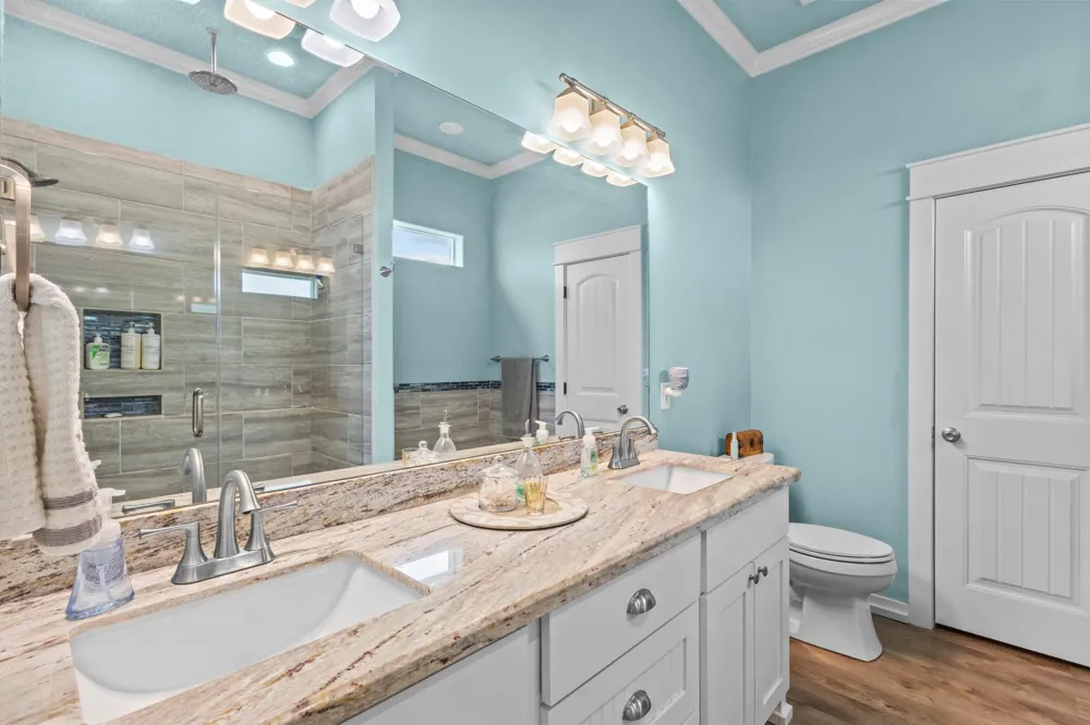 2929 Lakeside Crystal Beach, TX 77650