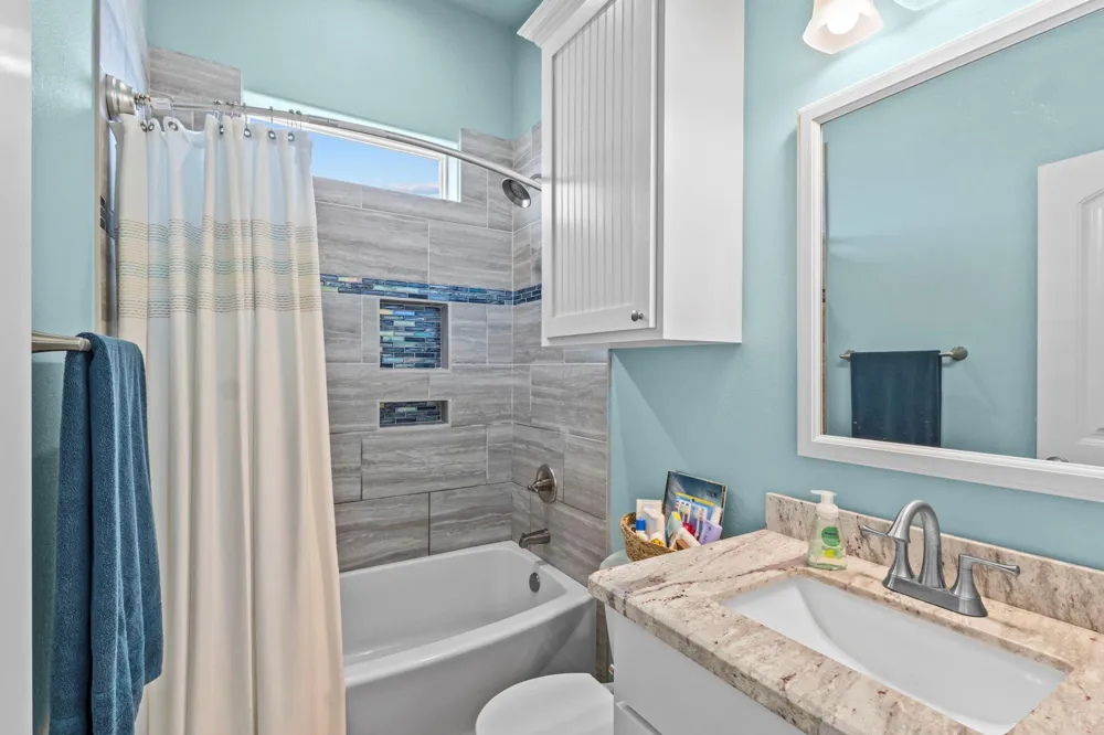 2929 Lakeside Crystal Beach, TX 77650