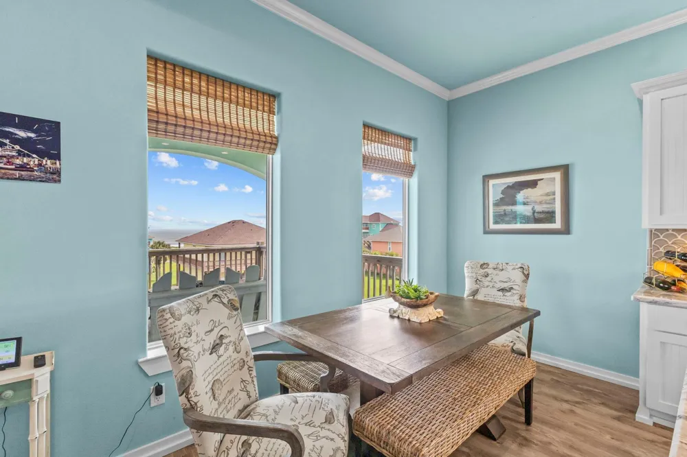 2929 Lakeside Crystal Beach, TX 77650