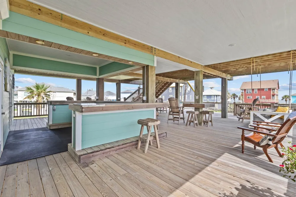 2929 Lakeside Crystal Beach, TX 77650