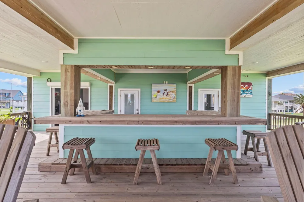 2929 Lakeside Crystal Beach, TX 77650