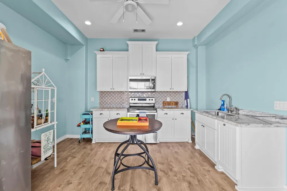 2929 Lakeside Crystal Beach, TX 77650