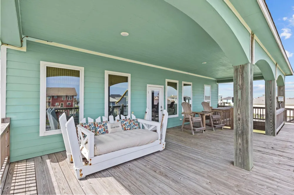 2929 Lakeside Crystal Beach, TX 77650