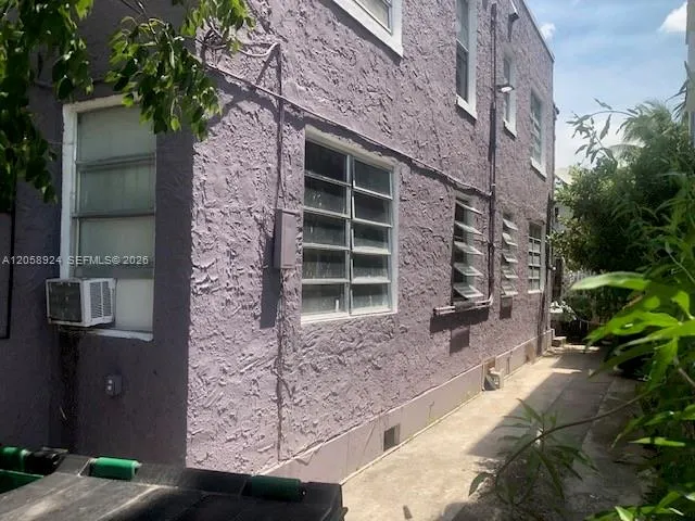 125 NW 7th Ave #1 Miami, FL 33128