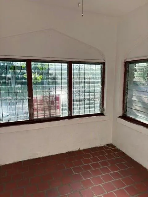 125 NW 7th Ave #1 Miami, FL 33128