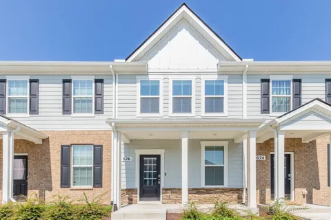 626 Longtail Ln