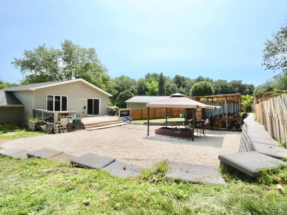 1560 Wabasha Avenue Saint Charles, MN 55972