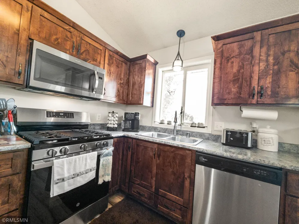 759 Park Brook Road NW Isanti, MN 55040