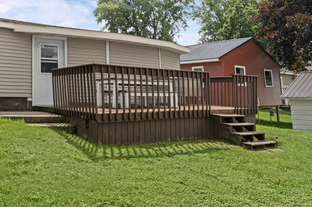 104 2nd Avenue SW Spring Grove, MN 55974