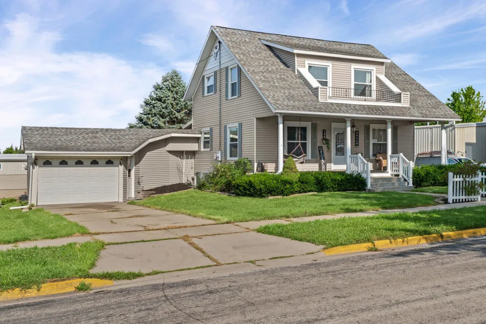 104 2nd Avenue SW Spring Grove, MN 55974