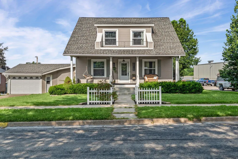 104 2nd Avenue SW Spring Grove, MN 55974