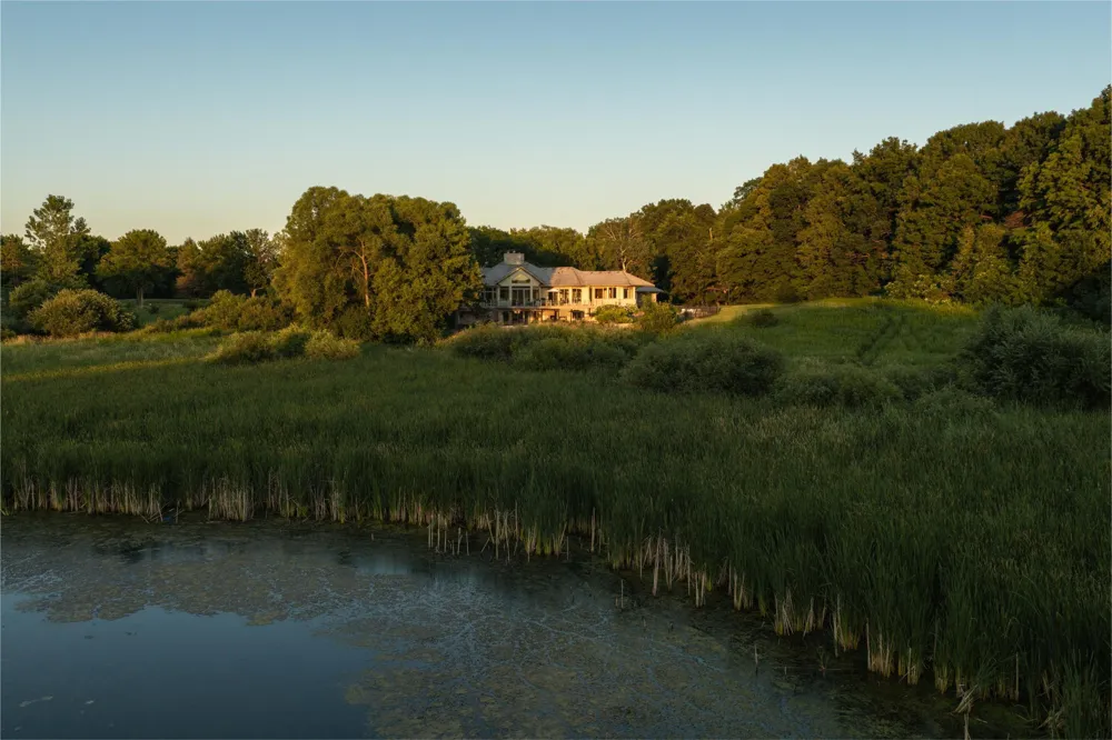 525 Navajo Road W Medina, MN 55340