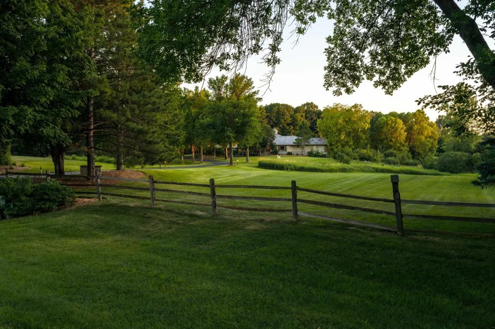 525 Navajo Road W Medina, MN 55340