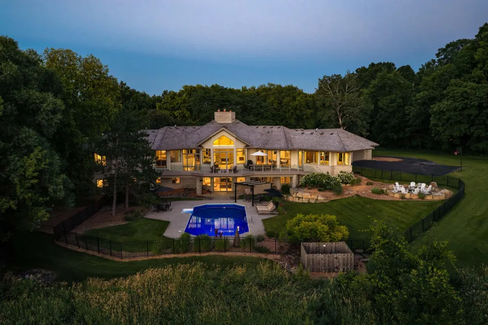 525 Navajo Road W Medina, MN 55340