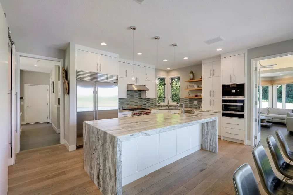 525 Navajo Road W Medina, MN 55340