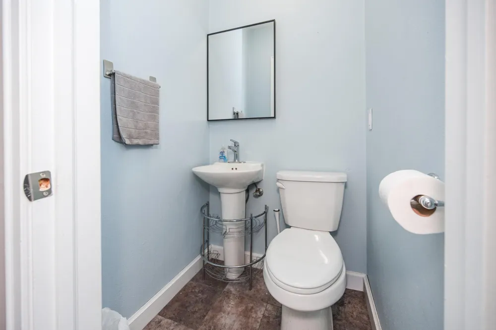 1104 W Lake Drive Detroit Lakes, MN 56501