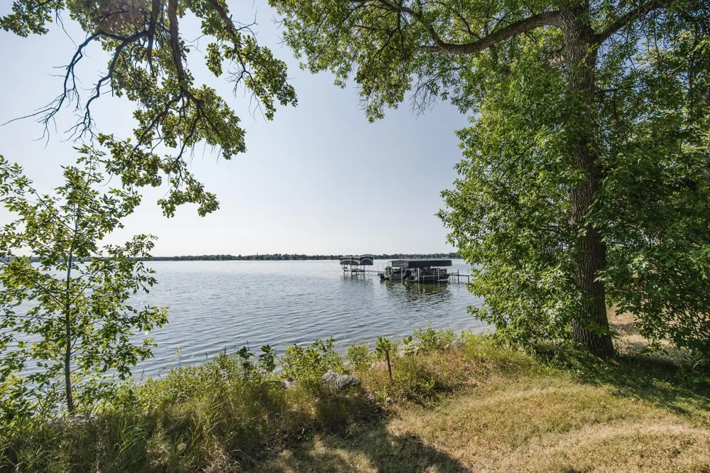 1104 W Lake Drive Detroit Lakes, MN 56501
