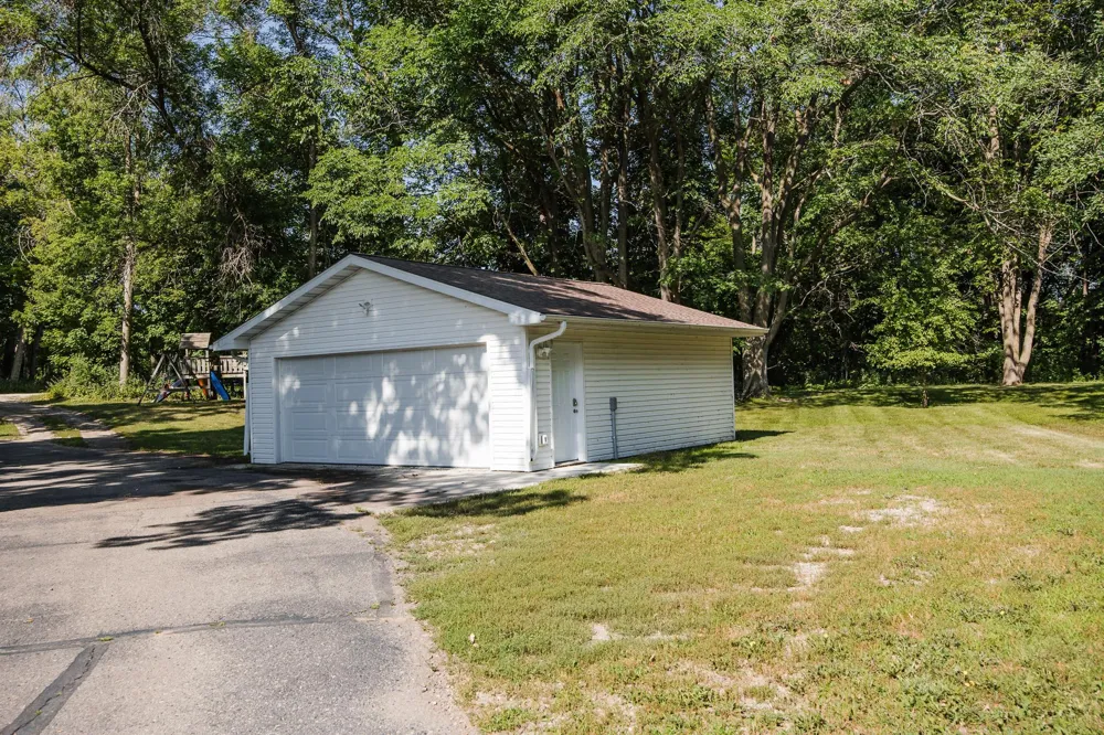 1104 W Lake Drive Detroit Lakes, MN 56501