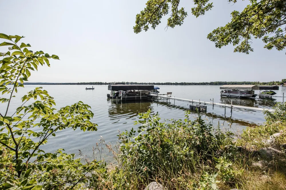 1104 W Lake Drive Detroit Lakes, MN 56501