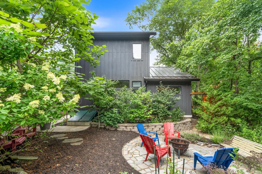 841 Holland Street Saugatuck, MI 49453