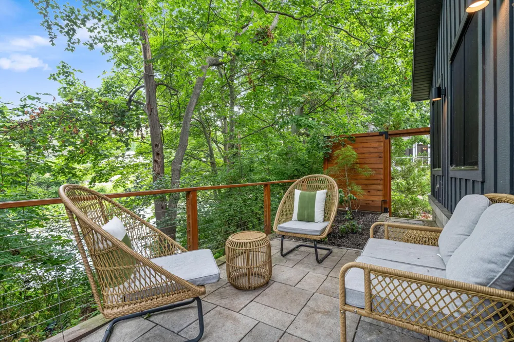 841 Holland Street Saugatuck, MI 49453