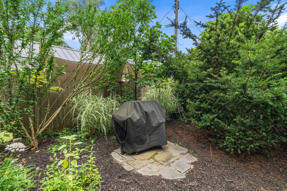790 Simonson Drive Saugatuck, MI 49453