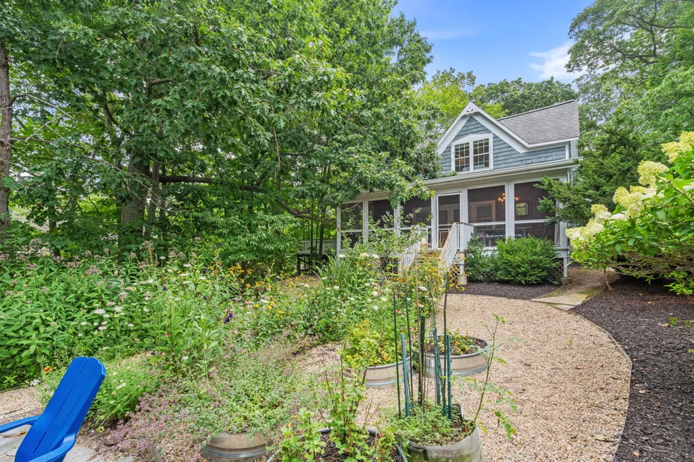790 Simonson Drive Saugatuck, MI 49453