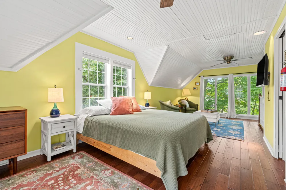 790 Simonson Drive Saugatuck, MI 49453