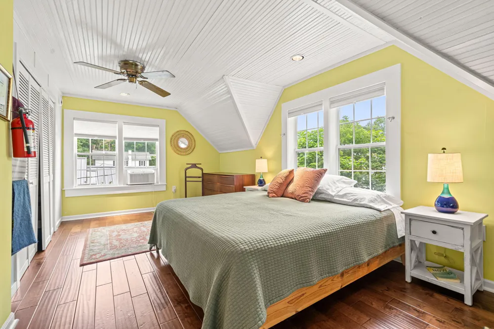 790 Simonson Drive Saugatuck, MI 49453