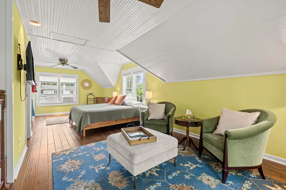 790 Simonson Drive Saugatuck, MI 49453