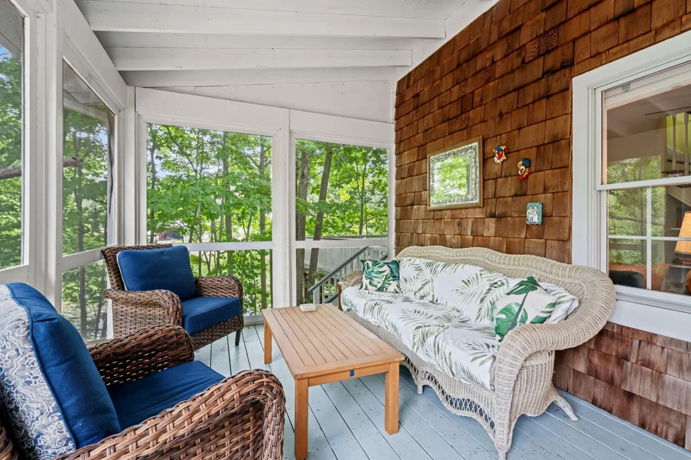 790 Simonson Drive Saugatuck, MI 49453