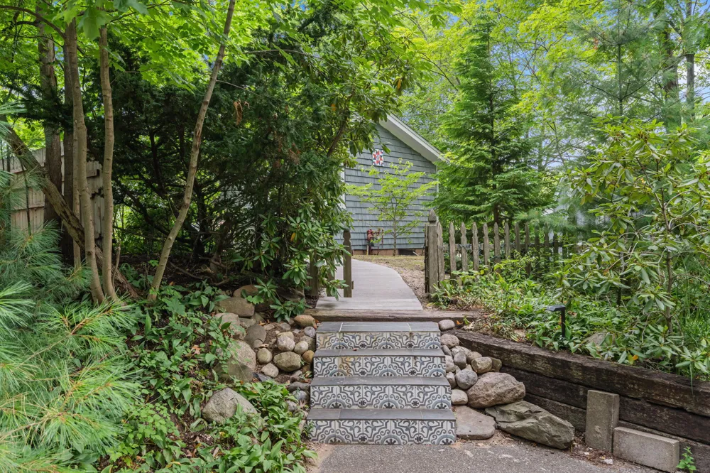 790 Simonson Drive Saugatuck, MI 49453