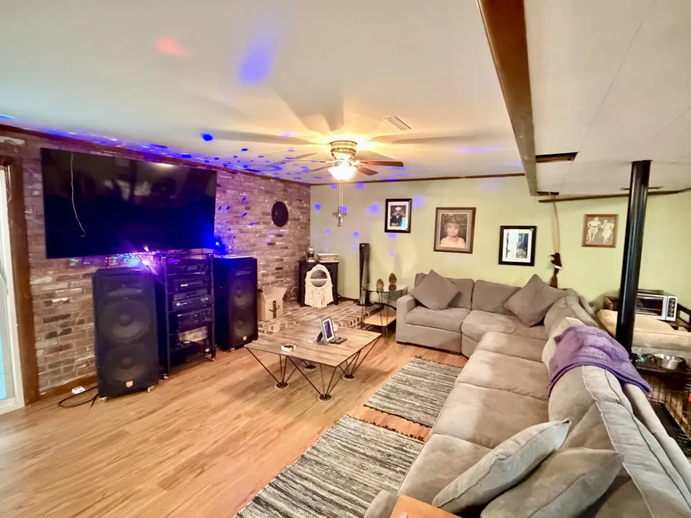 233 Twin Hill Dr Greenville, KY 42345
