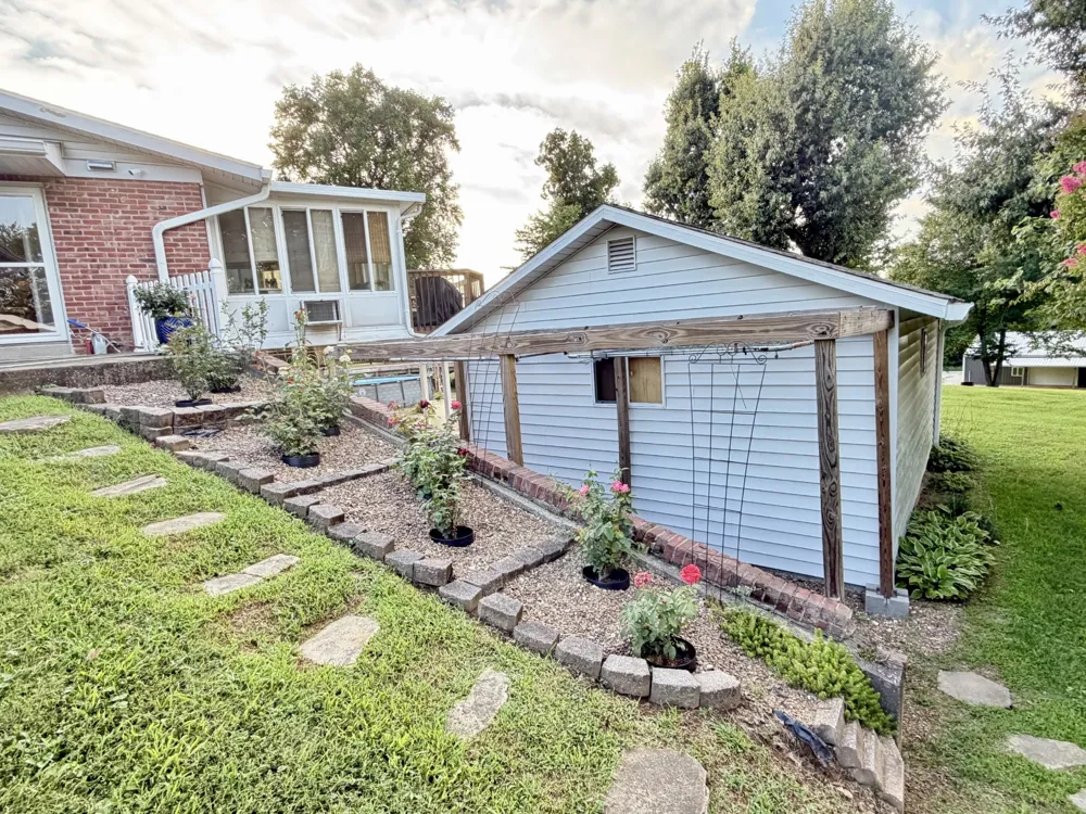 233 Twin Hill Dr Greenville, KY 42345