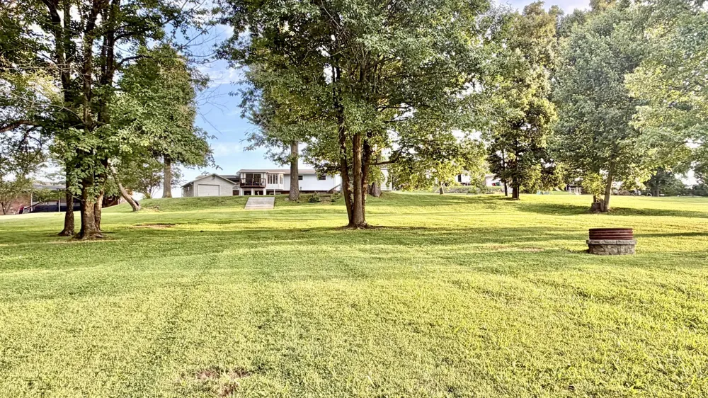 233 Twin Hill Dr Greenville, KY 42345