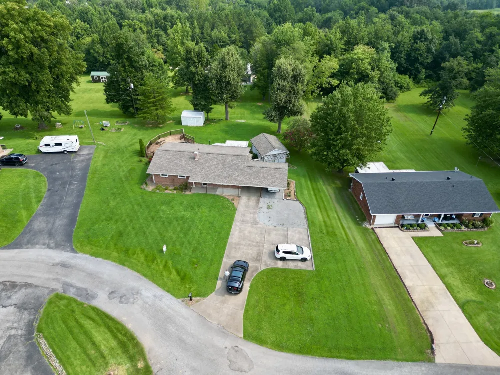 233 Twin Hill Dr Greenville, KY 42345