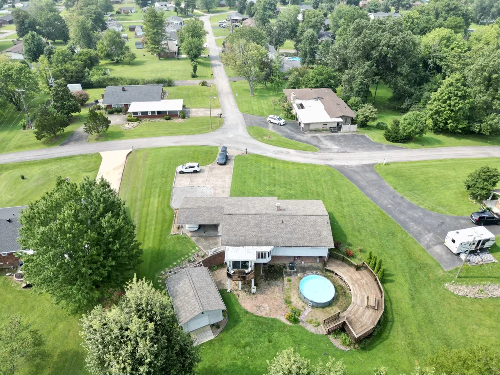 233 Twin Hill Dr Greenville, KY 42345
