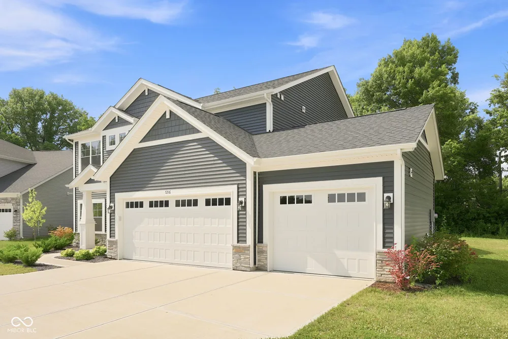 7216 Jackson Drive Cumberland, IN 46229