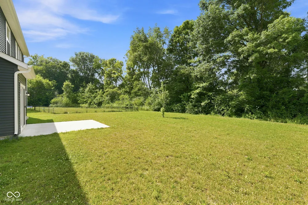 7216 Jackson Drive Cumberland, IN 46229