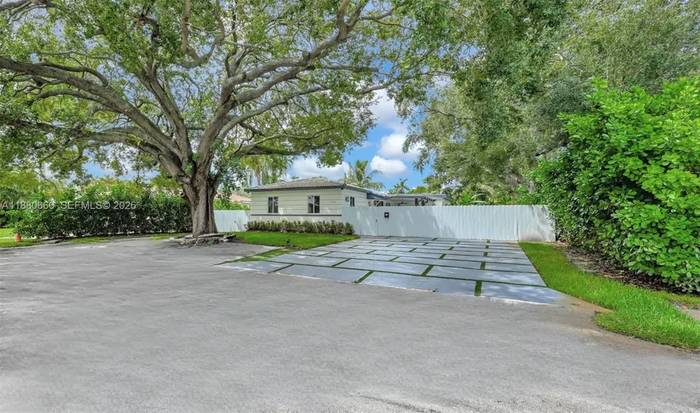 11102 NE 9th Ct Biscayne Park, FL 33161